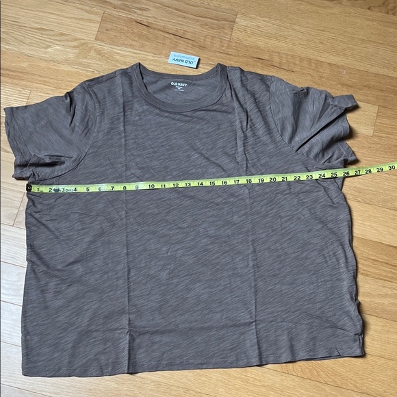 Set of 2 | NWT | Old Navy Women's 100% Cotton Short  Sleeve Ts in Tan and Purple - Picture 4 of 10